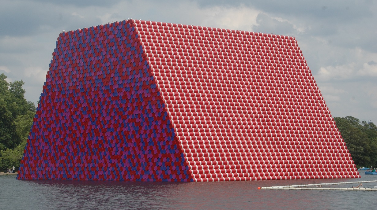 Londoner Mastaba von Christo (Juli 2018)